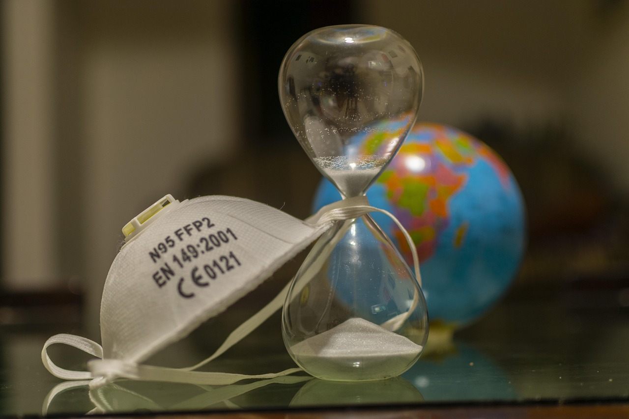 云梦四时歌：到香港开户外汇平台